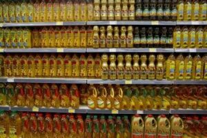 کمبود روغن به دلیل نبود مواد اولیه| فروش دوفاکتوری از درب کارخانجات