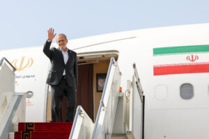 رئیس‌جمهور وارد گلستان شد