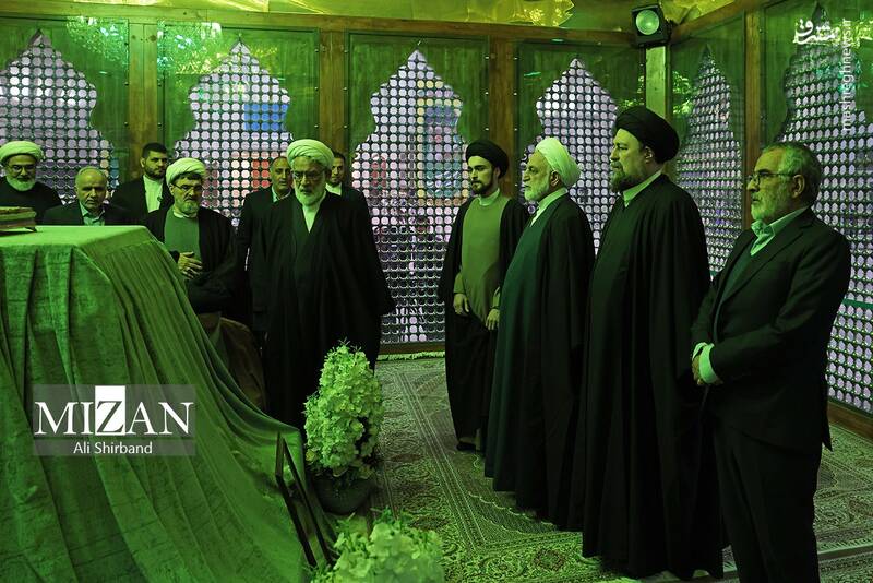 عکس/ حضور رئیس و مسئولان عالی قضایی در حرم امام خمینی(ره)