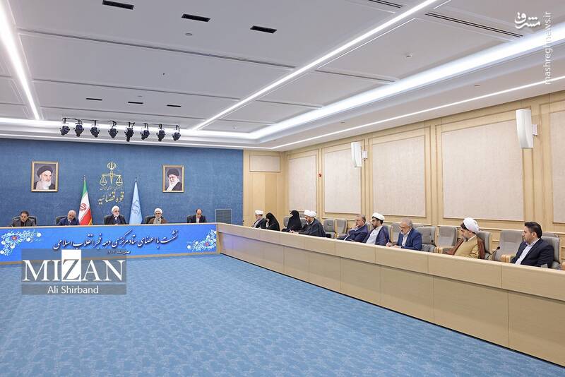 عکس/ دیدار رئیس قوه قضاییه با اعضای ستاد مرکزی دهه فجر