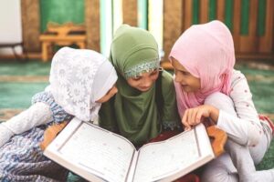 قرآن کریم کتابی برای متن میدان/ چرا اسلام «دین زندگی» است؟