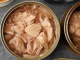 برای پیشگیری از مسمومیت ناشی از مصرف غذای کنسرو شده چه باید کرد؟