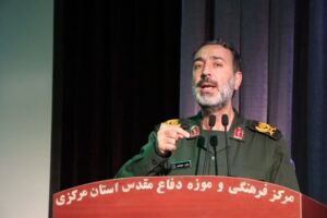 بودجه ۷۰۰ میلیارد دلاری دشمن در برابر ایمان ملت ایران شکست خورد