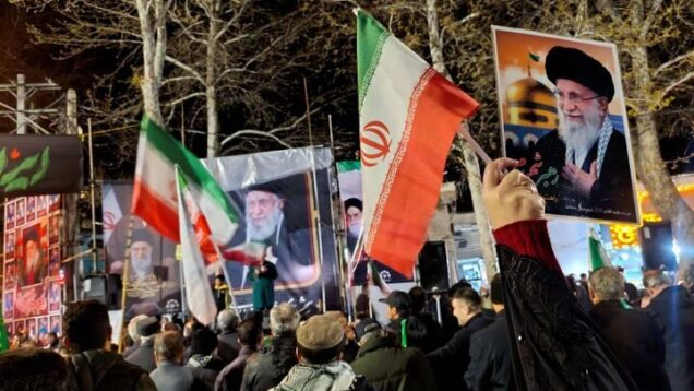 دانشگاه همراه با مردم کاشان در میدان