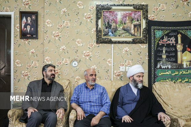 دیدار رئیس سازمان تبلیغات اسلامی با خانواده شهید احسان جنگروی