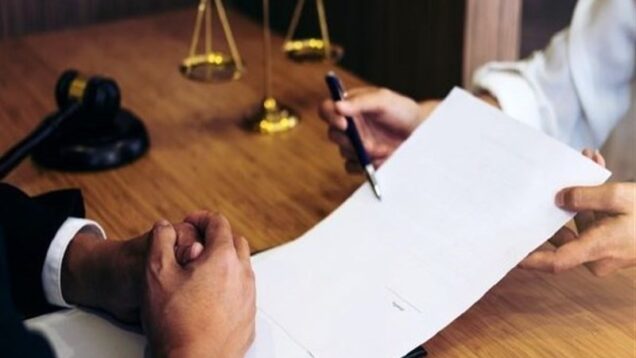 نقل‌وانتقال اموال توقیف‌شده همکاران دشمن حتی با وکالت ممکن نیست