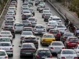 آخرین وضعیت ترافیکی و جوی جاده‌های کشور / ترافیک سنگین در محورهای ورودی تهران گزارش شد