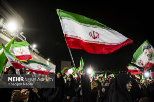 اصفهان تمام قد حاضر در نهضت میدان