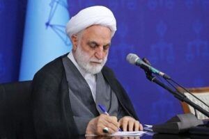 اژه ای:ناوهای شیطان بزرگ حتی جرئت نزدیک شدن به تنگه هرمز را نیز ندارند