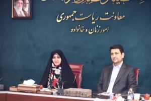 بهروزآذر: زنان از قطعی شبکه اینترنت بیشترین صدمه را دیده‌اند
