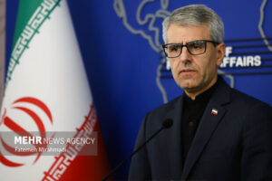 تناقض ترامپ این است که برای حل موضوع هسته‌ای تهدید به حمله اتمی می‌کند