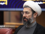 حجت‌الاسلام رستمی: رانتی خواندن ملت شریف ایران، دور از مردم‌سالاری است