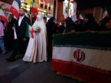 لباس سفید، پرچم ایران و یک «بله» ساده؛ چهره تازه ازدواج جوانان