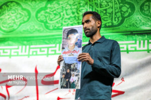 مدرسه‌ای رو به آسمان؛ شهدای میناب نباید فراموش شوند