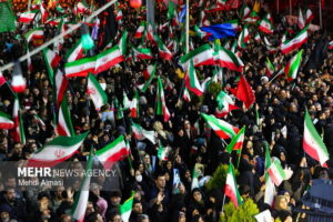 هفتاد و چهارمین شب از حضور حماسی و بابصیرت زنجانی‌ها در دفاع از وطن