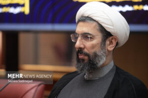 وظیفه اصحاب هنر و رسانه جلوگیری از زوال روایت هاست
