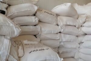 کشف ۵ تن آرد یارانه‌ای خارج از شبکه توزیع در تاکستان