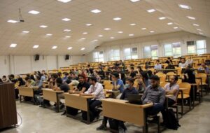 کلاس های تحصیلات تکمیلی دانشگاه تهران حضوری شد؛ کارشناسی همچنان مجازی