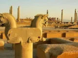اتفاقی عجیب در حریم تخت‌جمشید/ باید این میراث جهانی را نجات داد