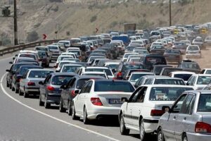 قفل ترافیکی در مسیرهای شمال و غرب تهران/ هراز و کرج پرترافیک شدند