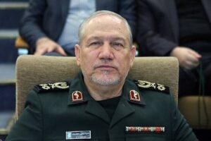 فرمانی که رهبر شهید ۱۵ سال پیش برای تنگه هرمز صادر کردند/ روایت رحیم‌صفوی را بخوانید