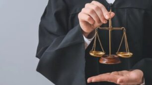 وکیل-شرکت خدمات حقوقی لاوین