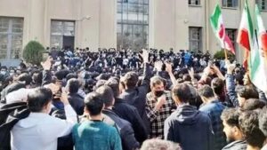 واکنش وزیر علوم درباره دی‌ماه؛ نقش دانشگاهی‌ها چه بود؟/ اعتبار دانشگاه‌ها کمتر از یک میلیارد دلار است